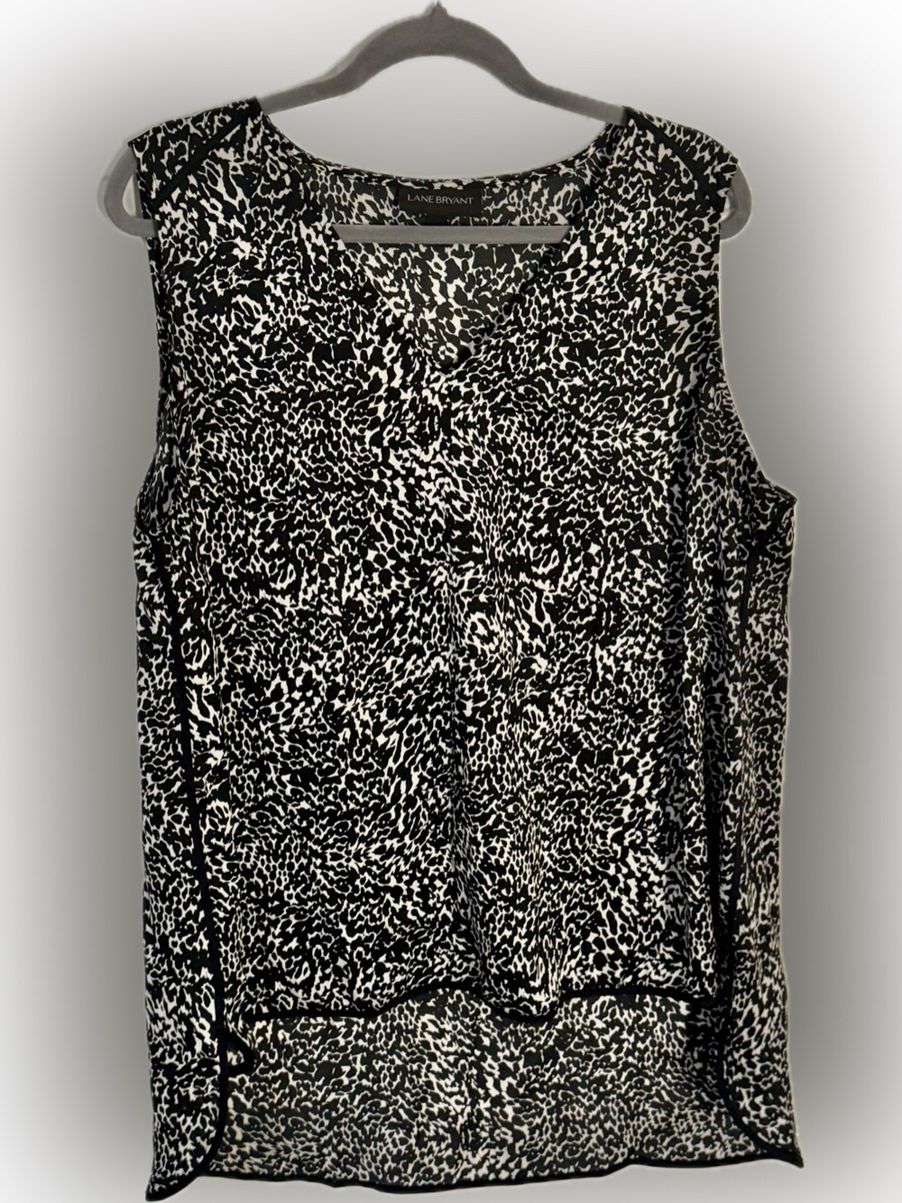 Lane Bryant Sleeveless V-Neck Tunic | Size 18 | High-Low Hem